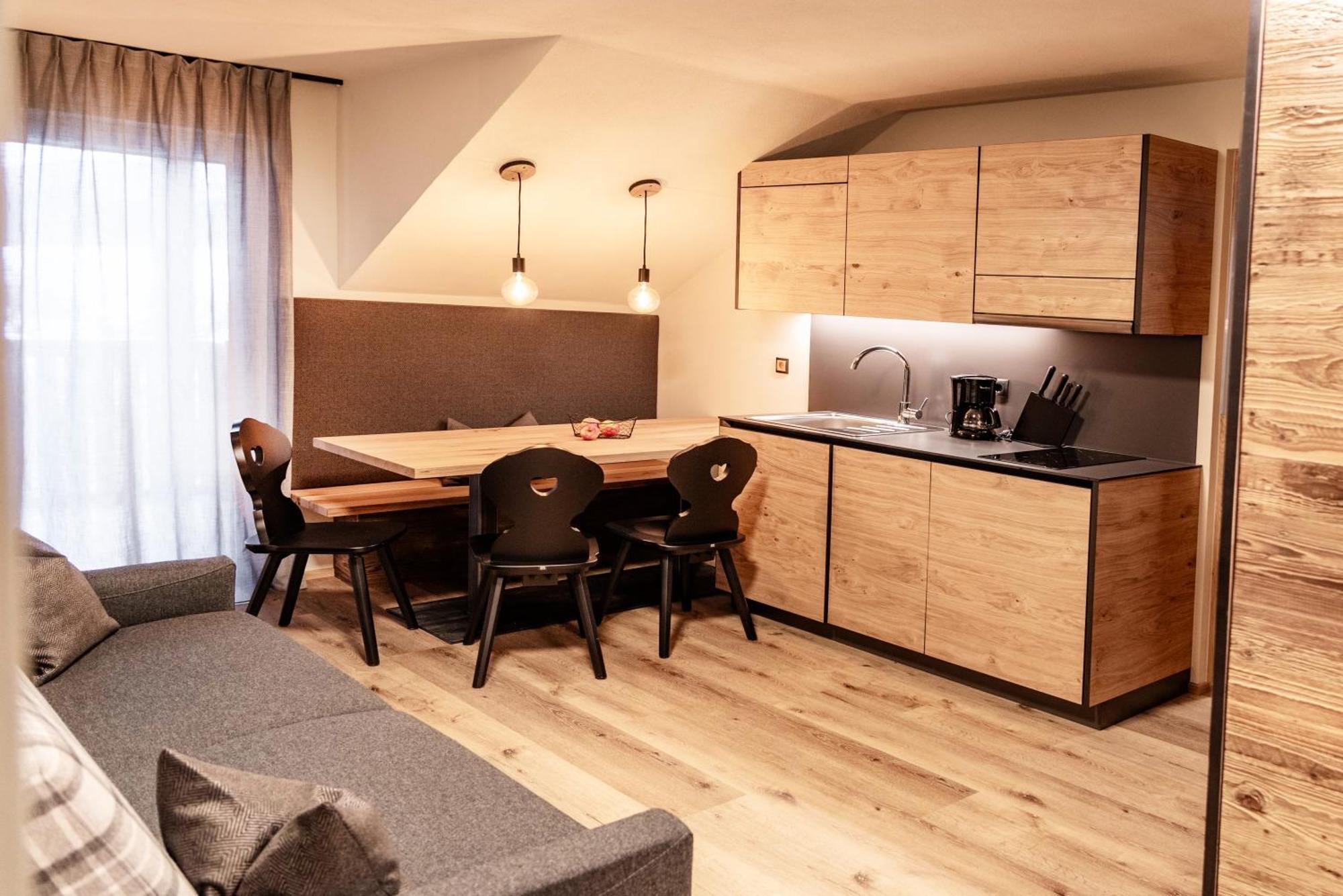 Appartement- Und Wellnesshotel Winkler 팔제스 외부 사진