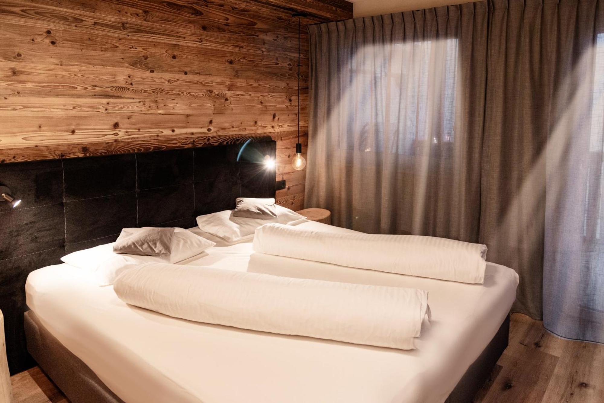 Appartement- Und Wellnesshotel Winkler 팔제스 외부 사진