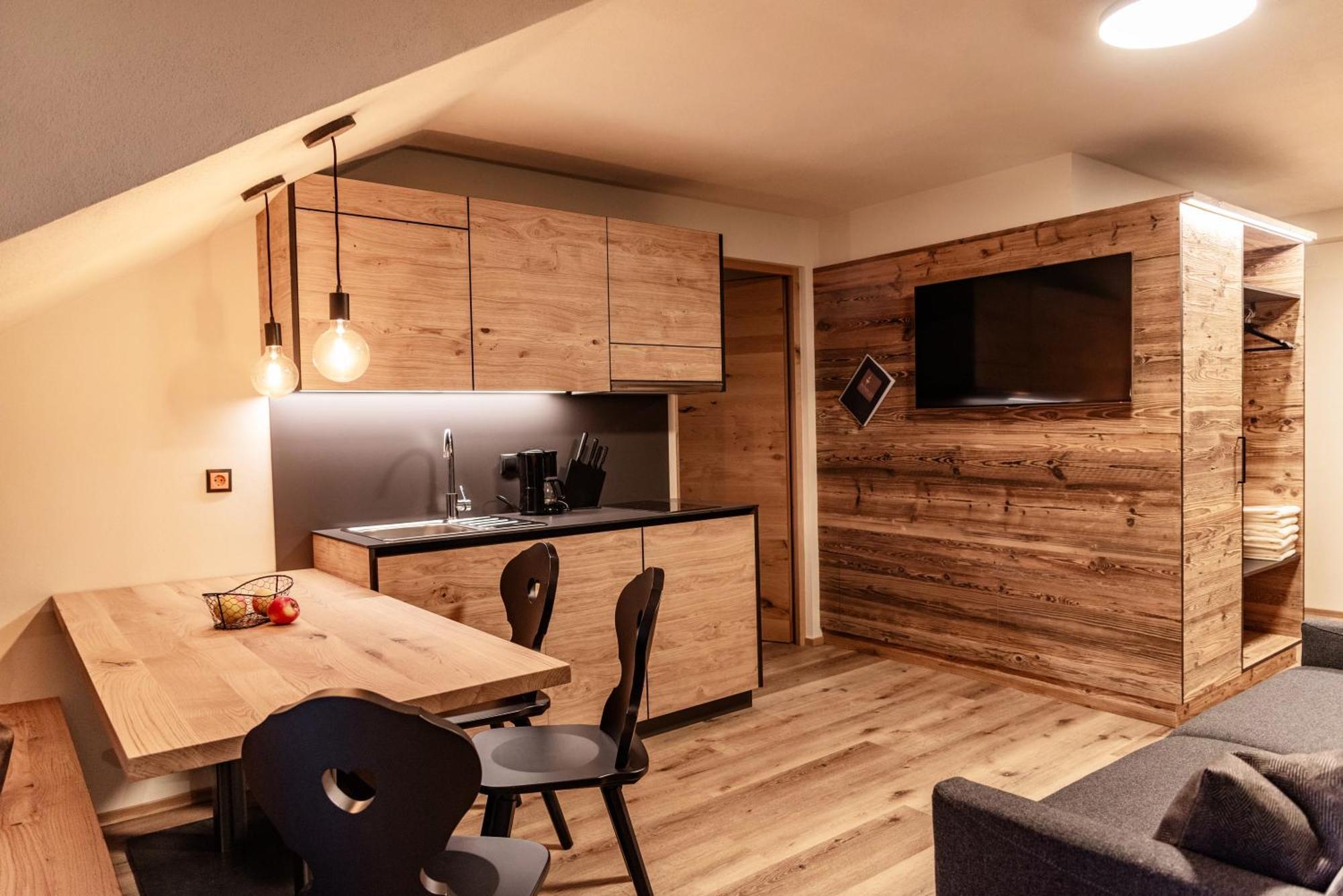 Appartement- Und Wellnesshotel Winkler 팔제스 외부 사진