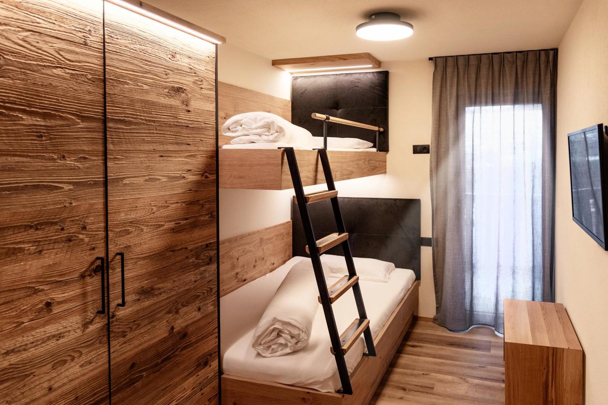 Appartement- Und Wellnesshotel Winkler 팔제스 외부 사진