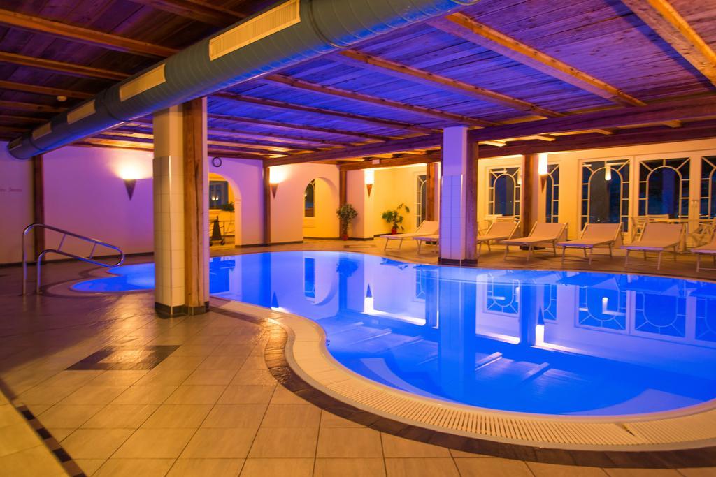 Appartement- Und Wellnesshotel Winkler 팔제스 외부 사진